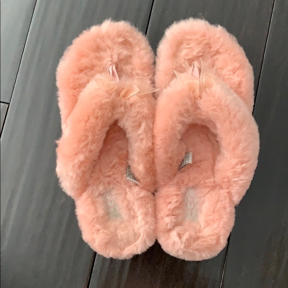 Fuzzy Ugg Flip Flop Slippers